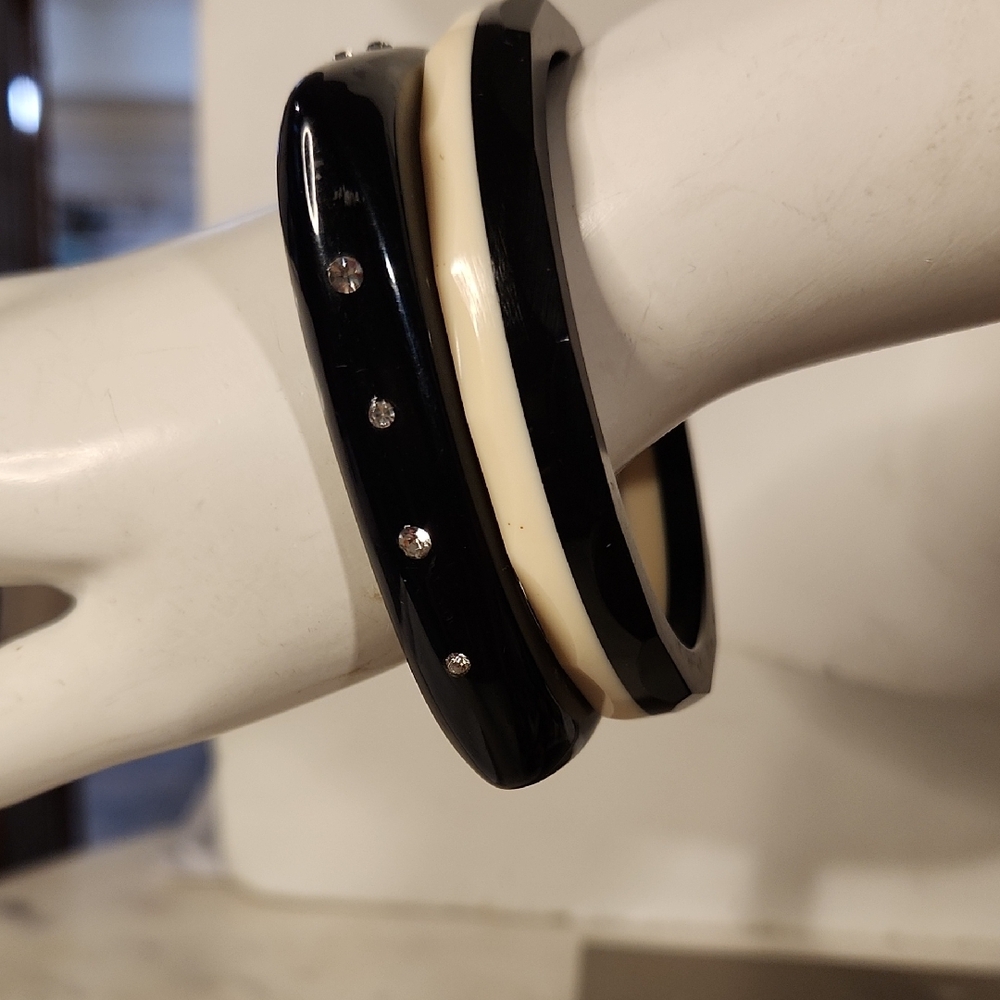Vintage | Lucite & Rhinestones | Blk White Bangels
